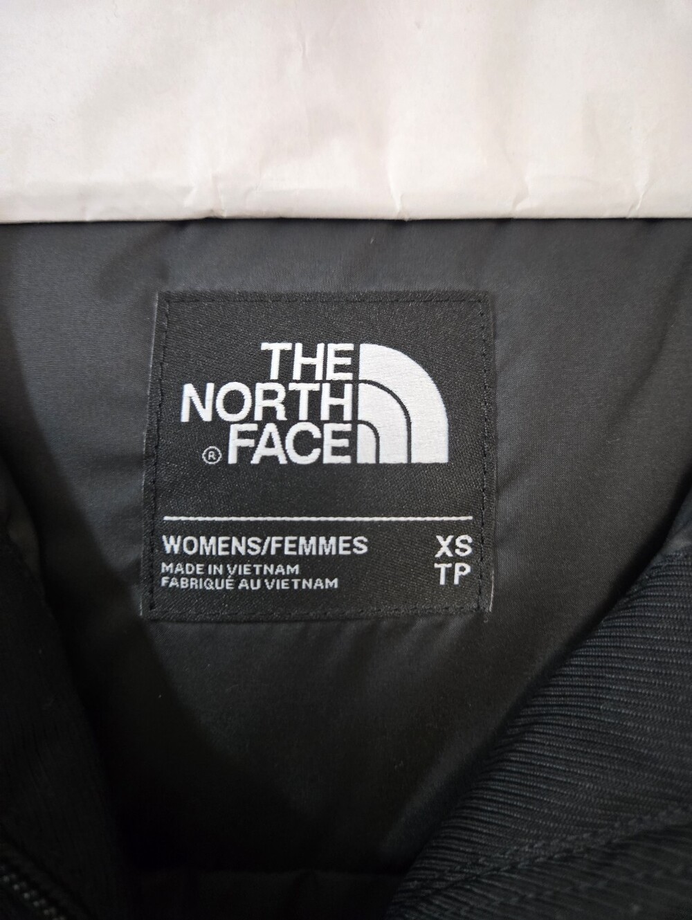 The North Face Women's Black Hooded Puffer Parka - Picture 5 of 5